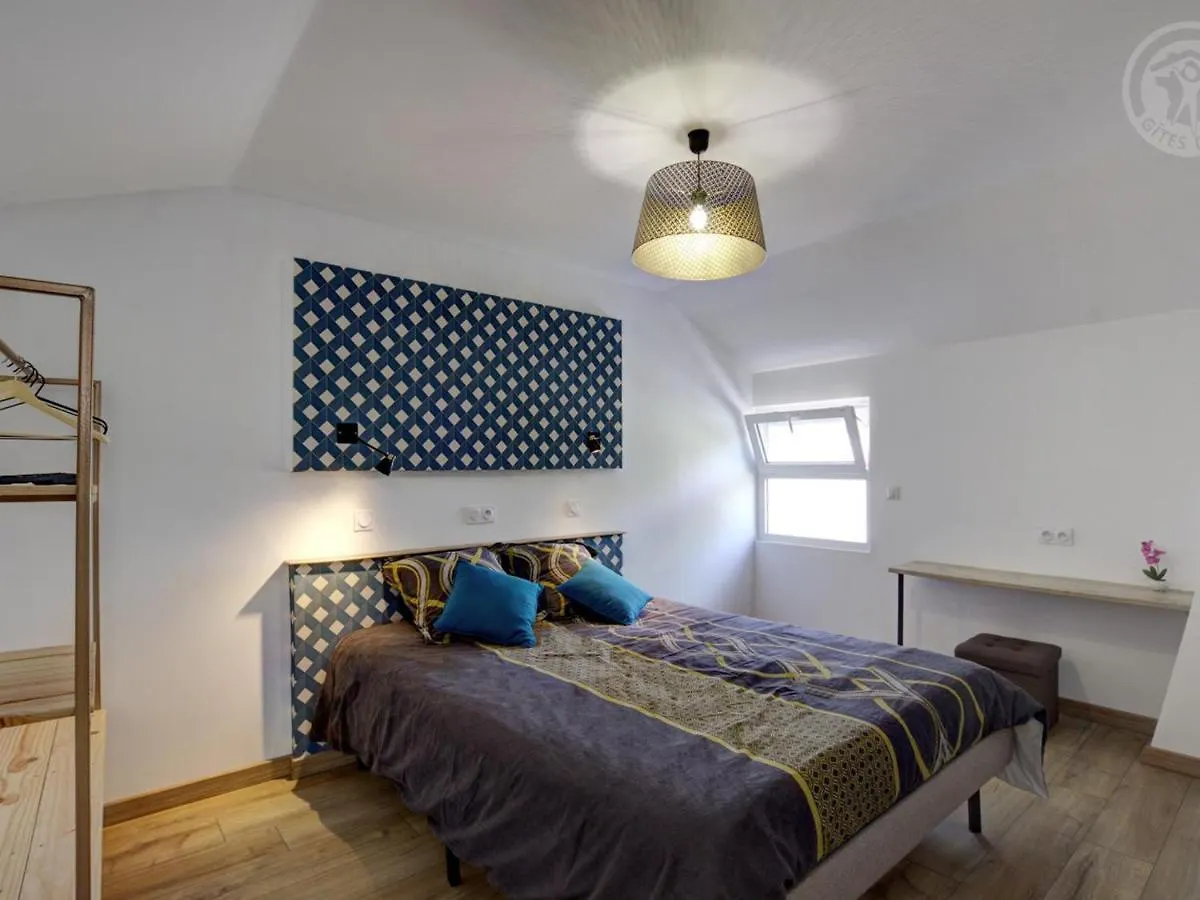 Hébergement de vacances Gite Confort A Balbigny : 2 Chambres, Terrasse, Jeux, Equipements Modernes, Charges Incluses - Fr-1-496-282